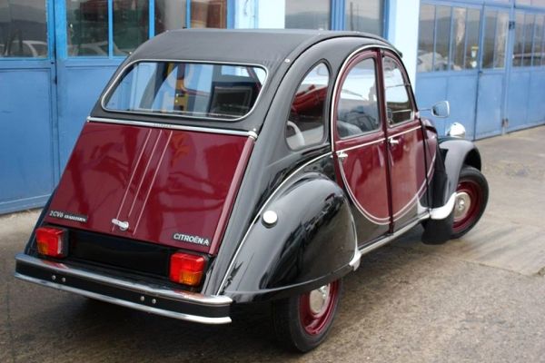 Pe drum — Citroën 2CV restaurat la NASACOM